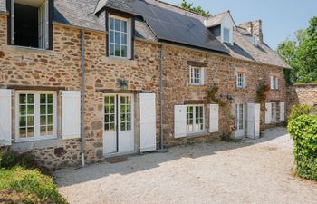 La Longère Holiday Home
