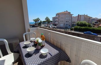Le Vieux Port Apartment 2 Holiday Home