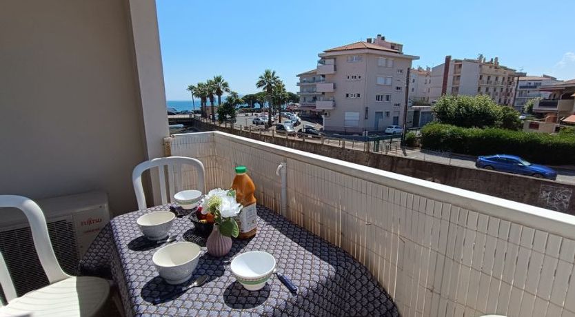 Photo of Le Vieux Port Apartment 2