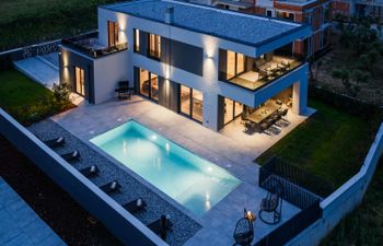 Delecto Holiday Home