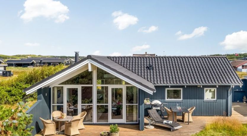 Photo of "Effie" - 500m from the sea