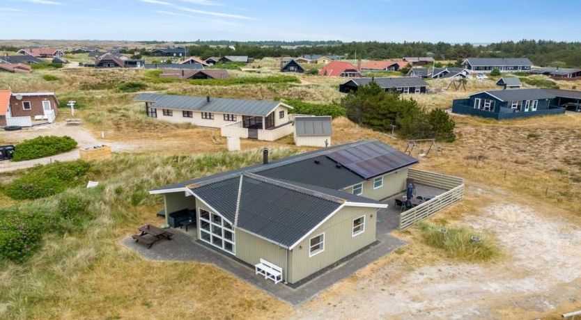 Photo of "Drifa" - 600m from the sea