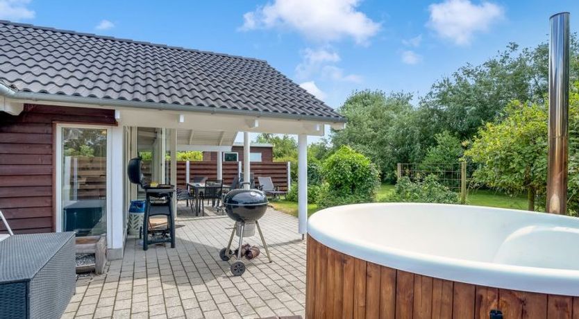 Photo of "Mika" - 800m from the sea