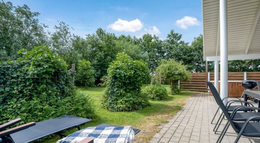 Photo of "Mika" - 800m from the sea