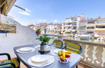Cilia Holiday Home