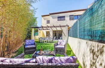 Les Bleuets Holiday Home
