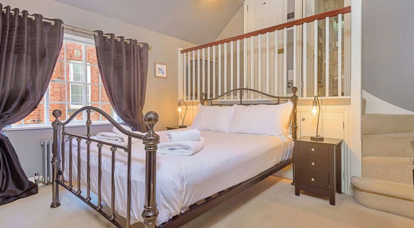 Photo of Harold Villa