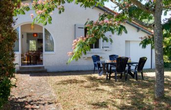 Ombrella Holiday Home