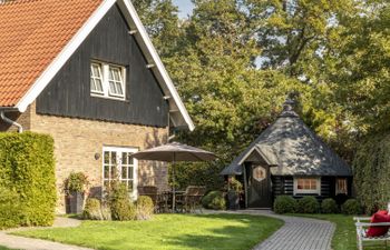 De Regenboog Holiday Home