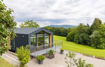 Karoline Holiday Home