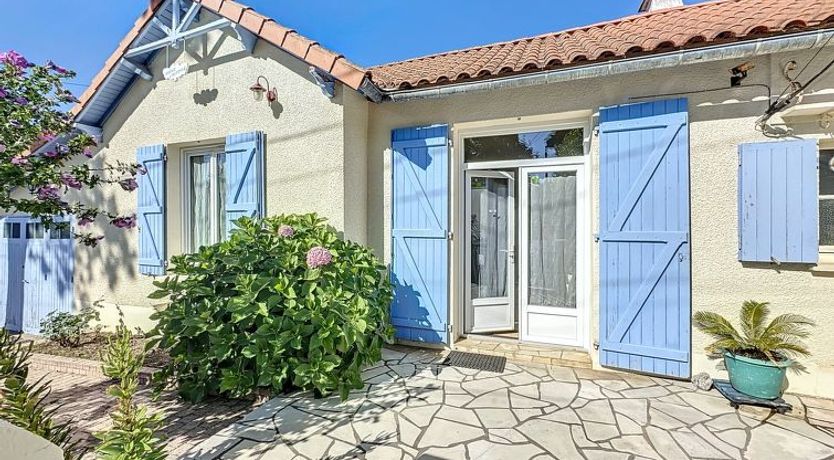 Photo of Les Volets Bleus
