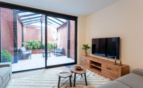 Photo of Petit Bordeaux with terrace