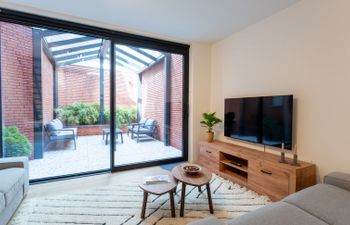 Petit Bordeaux with terrace Holiday Home