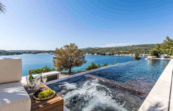 Vista I Holiday Home