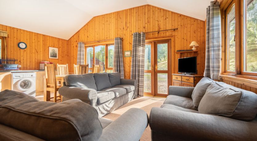 Photo of Loch Meiklie 3 bed Holiday Home 2