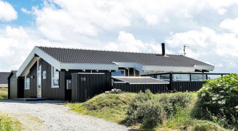 Photo of "Elvie" - 200m from the sea