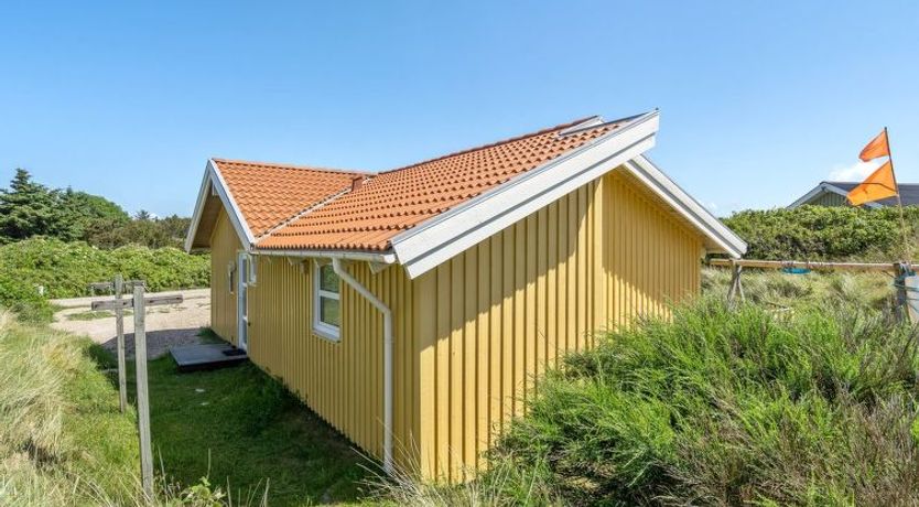 Photo of "Midja" - 800m from the sea