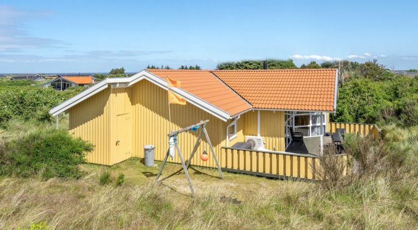 Photo of "Midja" - 800m from the sea