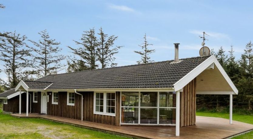 Photo of "Aleta" - 500m from the sea