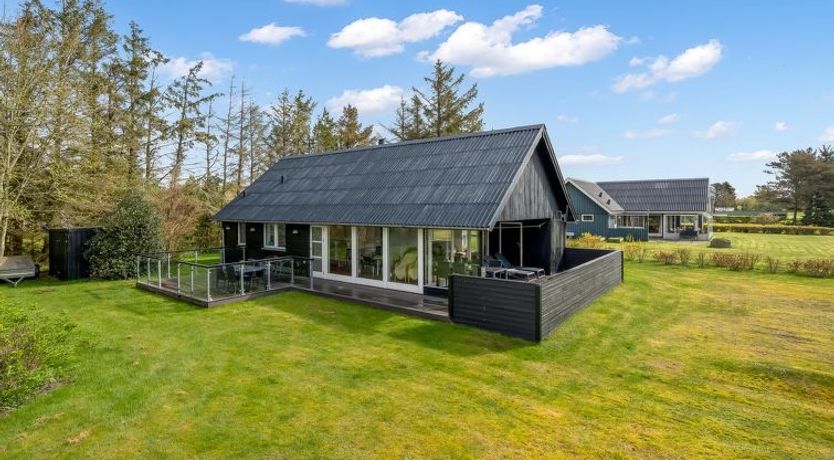 Photo of "Aleida" - 100m to the fjord