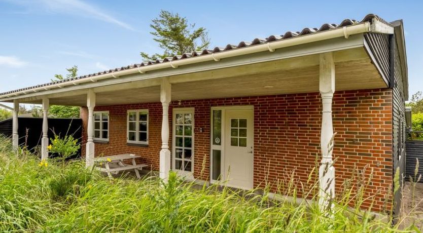 Photo of "Aku" - 700m from the sea