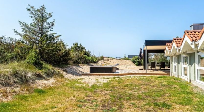 Photo of "Hariet" - 600m from the sea