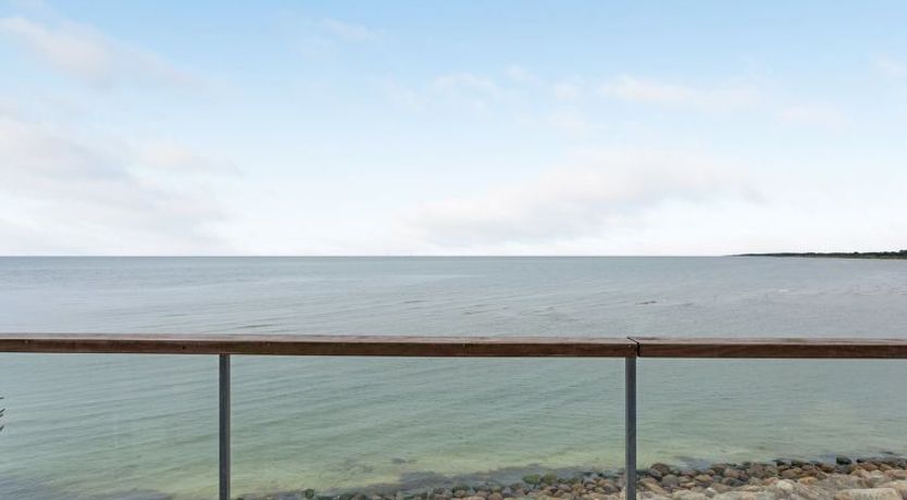 Photo of "Femme" - 15m from the sea