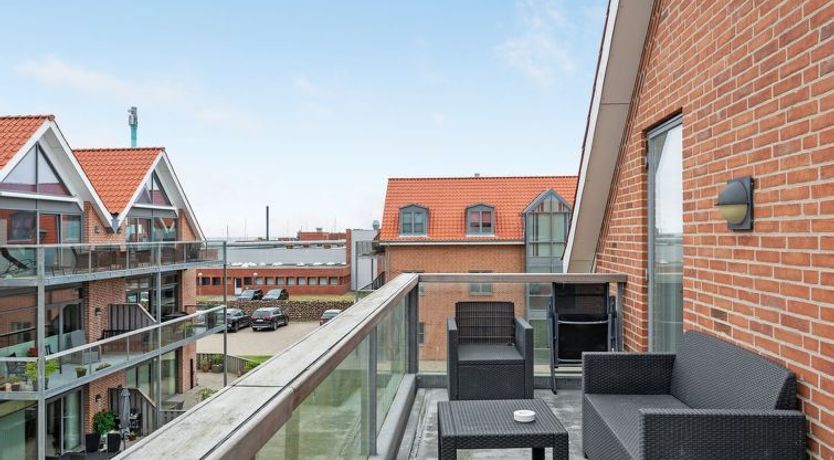 Photo of "Femme" - 15m from the sea