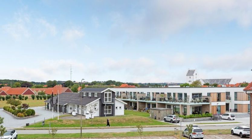 Photo of "Femme" - 15m from the sea