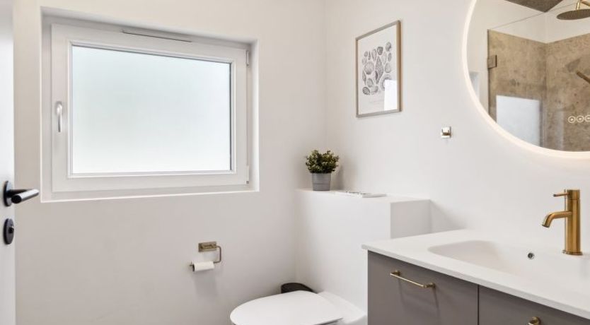 Photo of "Hana" - 800m from the sea