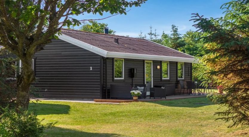 Photo of "Laris" - 700m to the fjord