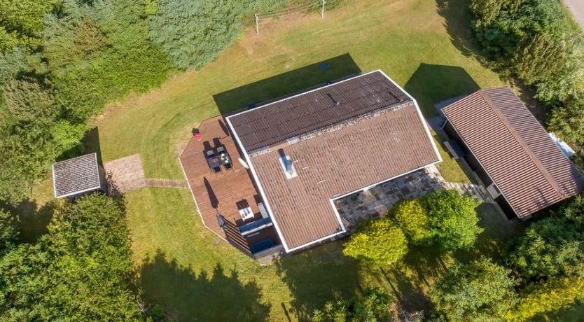 Photo of "Laris" - 700m to the fjord