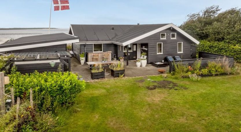 Photo of "Diderik" - 20m to the fjord