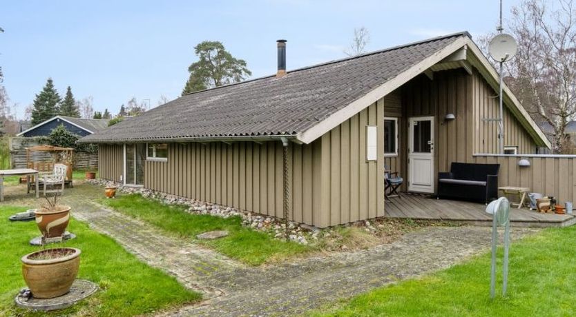 Photo of "Arent" - 1.1km from the sea