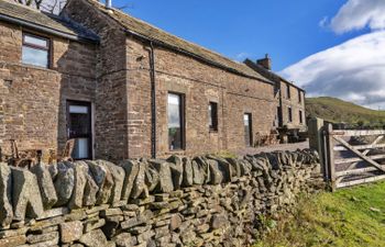 Blackclough Farmhouse at Blackclough Farm Holiday Home