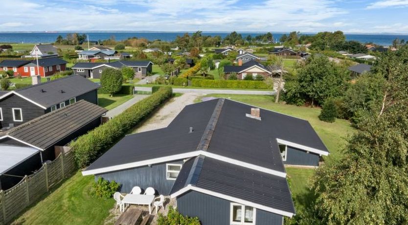 Photo of "Maylin" - 350m from the sea