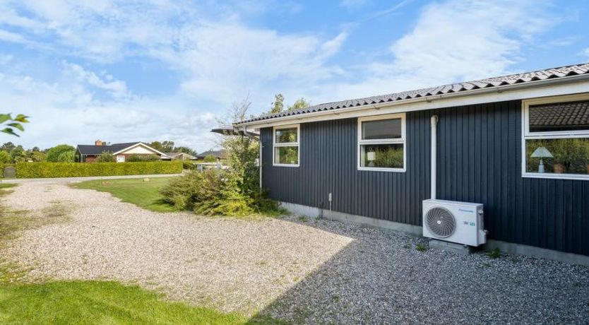 Photo of "Maylin" - 350m from the sea