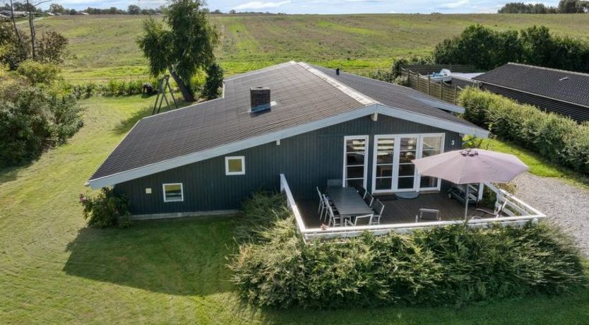 Photo of "Maylin" - 350m from the sea