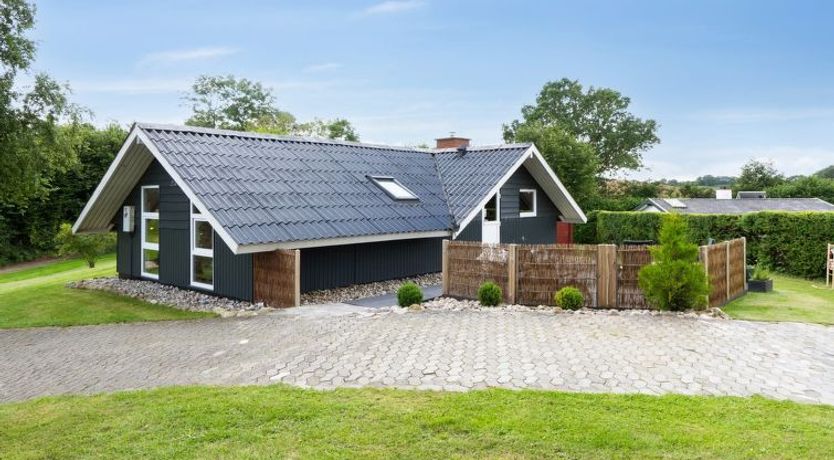 Photo of "Erke" - 800m from the sea