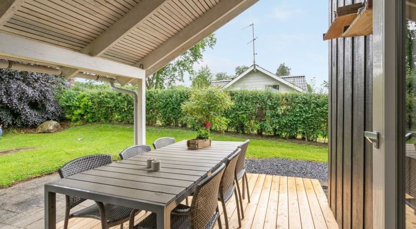 Photo of "Petrus" - 750m from the sea