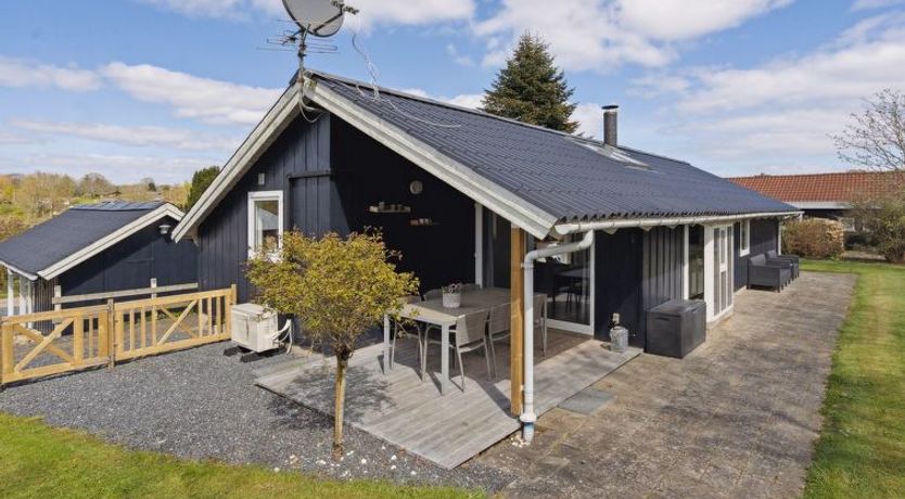 Photo of "Petrus" - 750m from the sea