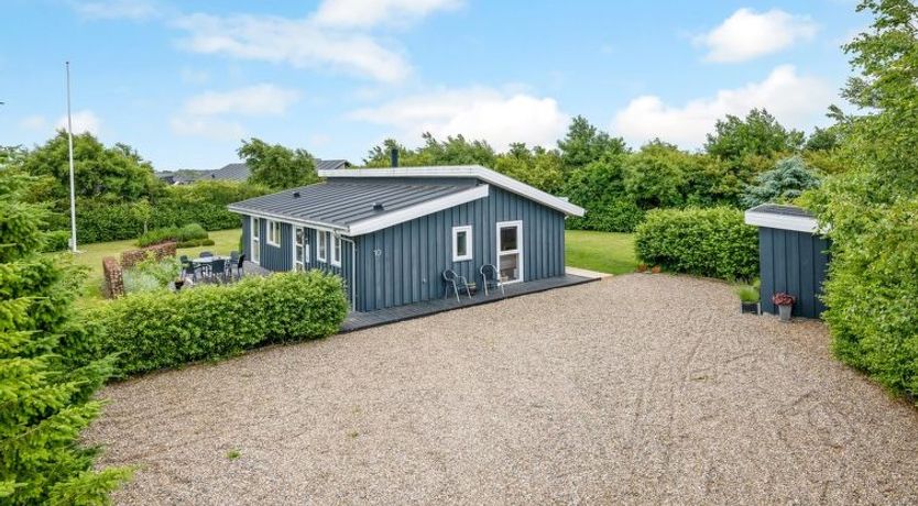 Photo of "Anelise" - 800m to the fjord