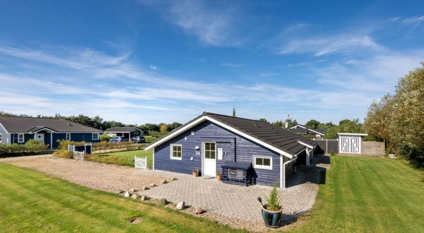 Photo of "Shalin" - 1.4km to the fjord