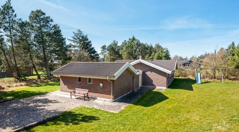 Photo of "Famke" - 1km from the sea