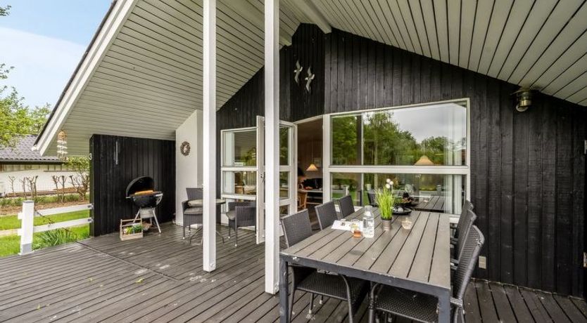 Photo of "Wenche" - 600m to the fjord