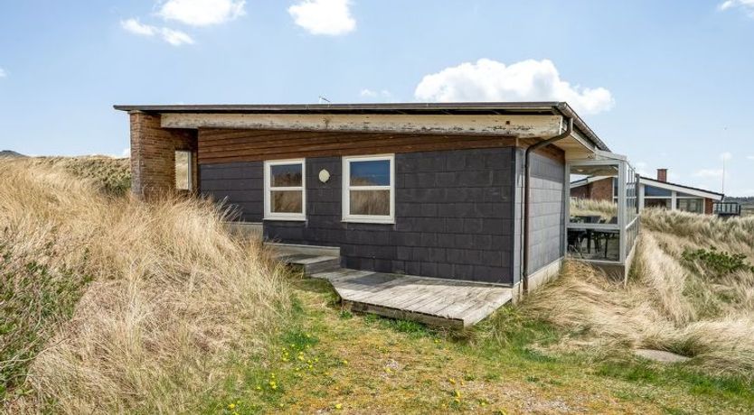 Photo of "Emelin" - 475m from the sea