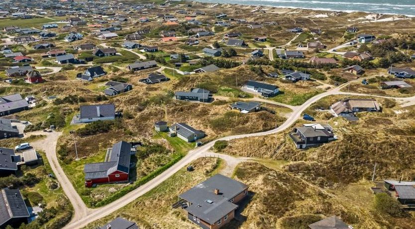 Photo of "Emelin" - 475m from the sea