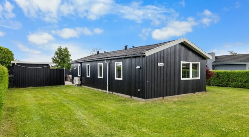 Photo of "Daya" - 75m from the sea