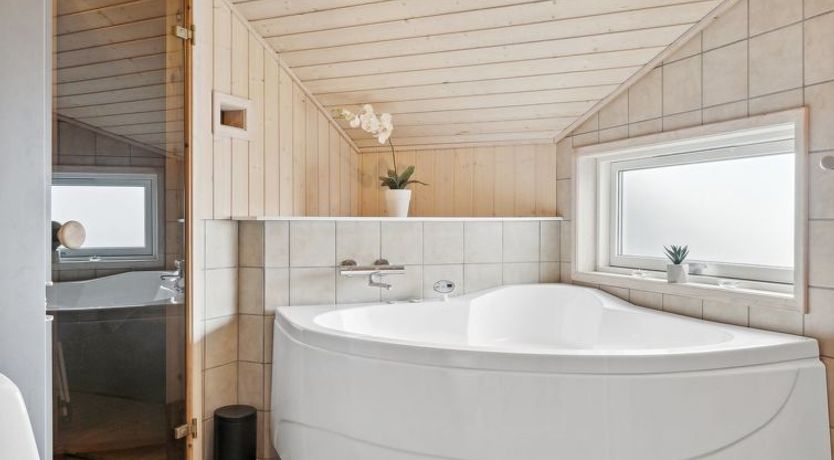 Photo of "Swanhild" - 900m from the sea