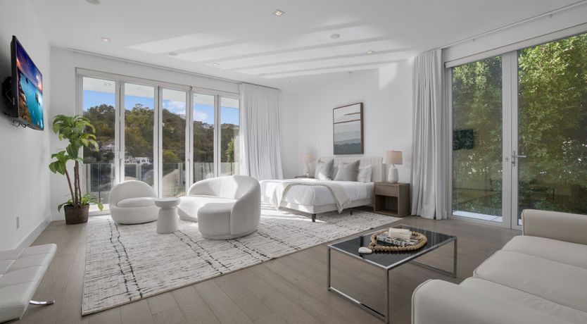 Photo of Hollywood Hills Hideaway